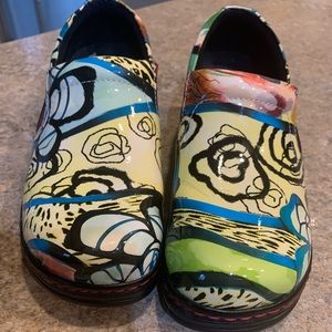 Women’s Klogs - multicolor slip on, 9.5 Medium